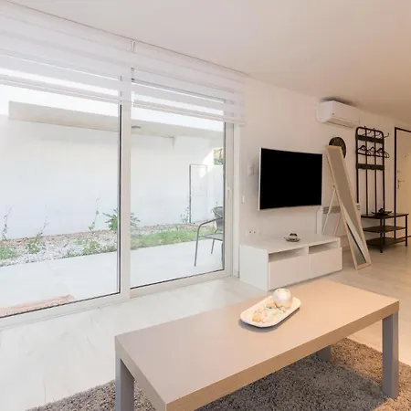 Apartment For 3 Ppl In Varkiza Exterior photo