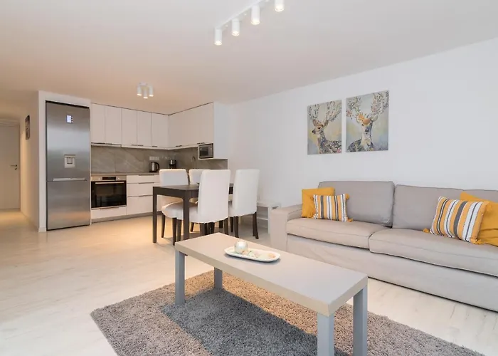 Apartment For 3 Ppl In Varkiza